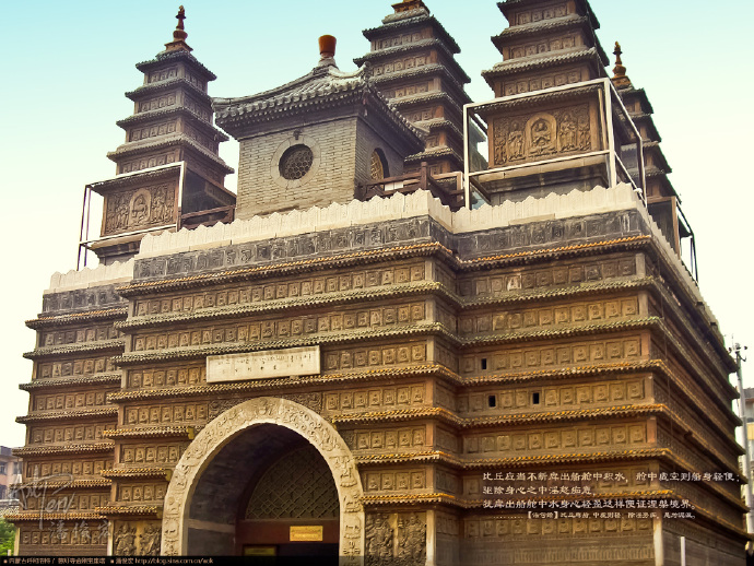 内蒙映像：呼和浩特-慈灯寺金刚宝座塔(潘俊宏/1920x1440壁纸下载/35张) Blog  潘俊宏 映像 慈灯 宝座 壁纸 呼和浩特 内蒙 x   [ 潘俊宏 Arttopan -艺术家 artist ]